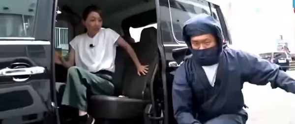 Tài xế taxi cũng có thể biến thành ninja. Ảnh: QQ.
