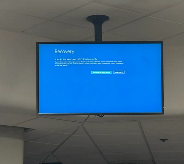 Màn hình ở một số sân bay trên thế giới cũng báo lỗi. Ảnh: Chengjiastat. Màn hình ở một số sân bay trên thế giới cũng báo lỗi. Ảnh: Chengjiastat.