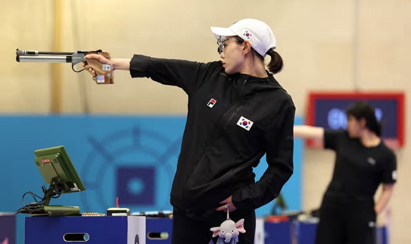 Kim Ye-ji khi thi đấu tại Olympics Paris, sau đó cô đã được gọi là người phụ nữ "cool" nhất Hàn Quốc. Ảnh: The Guardian.