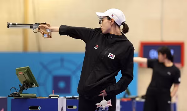 Kim Ye-ji khi thi đấu tại Olympics Paris, sau đó cô đã được gọi là người phụ nữ "cool" nhất Hàn Quốc. Ảnh: The Guardian.