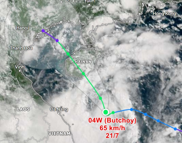 Vị trí và đường đi dự báo của cơn bão số 2 (ký hiệu quốc tế hiện tại là 04W). Ảnh: Zoom Earth, JMA. Vị trí và đường đi dự báo của cơn bão số 2 (ký hiệu quốc tế hiện tại là 04W). Ảnh: Zoom Earth, JMA.