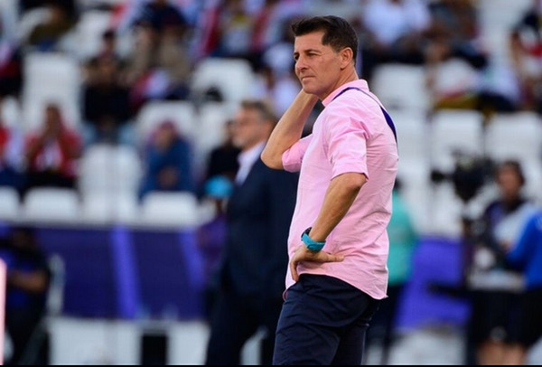 HLV Casas của ĐT Iraq. Ảnh: AFC. HLV Casas của ĐT Iraq. Ảnh: AFC.