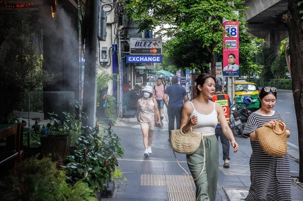 Cơ quan khí tượng Thái Lan dự báo sẽ có nắng nóng dữ dội vào tháng 3 và tháng 4 năm nay, nhiệt độ một số tỉnh thành lên đến 43 - 45oC. Ảnh: Andre Malerba/ Bloomberg via Getty Images. Cơ quan khí tượng Thái Lan dự báo sẽ có nắng nóng dữ dội vào tháng 3 và tháng 4 năm nay, nhiệt độ một số tỉnh thành lên đến 43 - 45oC. Ảnh: Andre Malerba/ Bloomberg via Getty Images.