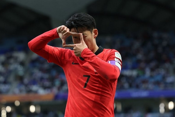 Thực ra, ĐT Hàn Quốc được cho là đang thể hiện không tốt như kỳ vọng ở vòng bảng Asian Cup lần này. Ảnh: AFC. Thực ra, ĐT Hàn Quốc được cho là đang thể hiện không tốt như kỳ vọng ở vòng bảng Asian Cup lần này. Ảnh: AFC.