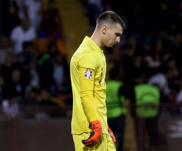 Livakovic không chơi được tốt như 2 năm trước. Ảnh: Getty.