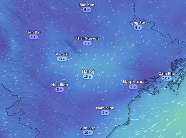Tốc độ (km/h) và hướng gió ở một số tỉnh thành miền Bắc vào hôm nay, 8/4: Gió Đông - Đông Bắc lạnh và vẫn đưa hơi nước từ biển vào. Ảnh: Zoom Earth, OpenStreetMap.