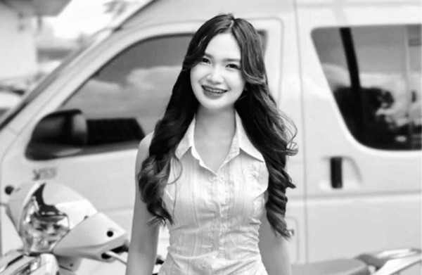 Nữ ca sĩ Chayada. Ảnh: Guitar Record.