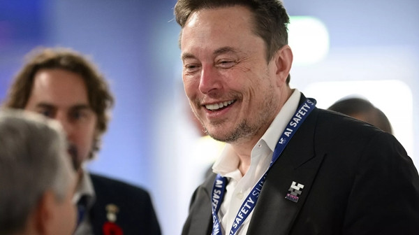 Elon Musk vốn luôn theo đuổi những ý tưởng có thể thay đổi cả thế giới nhưng rất nhiều lần cũng gây tranh cãi. Ảnh: Leon Neal/ Pool Photo via AP. Elon Musk vốn luôn theo đuổi những ý tưởng có thể thay đổi cả thế giới nhưng rất nhiều lần cũng gây tranh cãi. Ảnh: Leon Neal/ Pool Photo via AP.