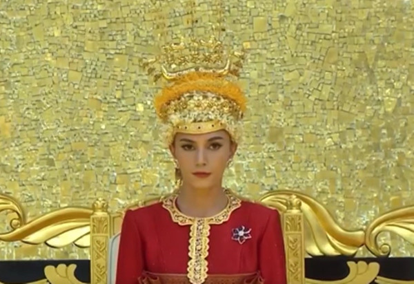 Anisha được khen là rất có khí chất Hoàng gia. Ảnh: Instagram. Anisha được khen là rất có khí chất Hoàng gia. Ảnh: Instagram.