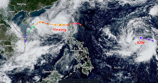 Áp thấp 92W ở đằng sau bão Yinxing. Ảnh: Zoom Earth, JMA, JTWC.