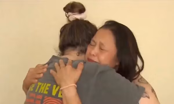 Bác Zervaas và con gái Mary đều hy vọng Sunnie sẽ sớm liên lạc. Ảnh: 7News.