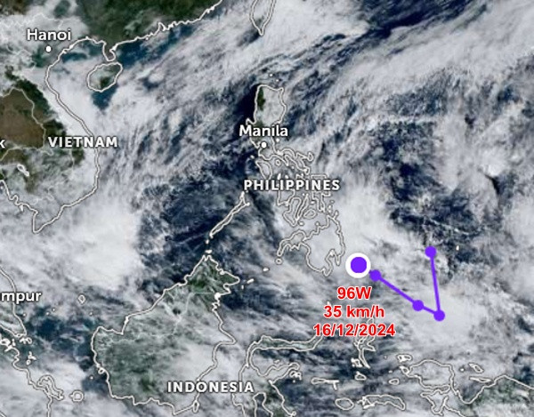 Vị trí của 96W vào chiều 16/12. Ảnh: Zoom Earth, JMA. Vị trí của 96W vào chiều 16/12. Ảnh: Zoom Earth, JMA.