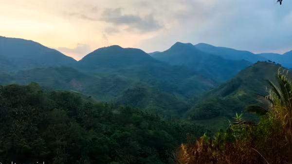 Dãy núi Sierra Madre ở Luzon (Philippines). Ảnh: Rappler.