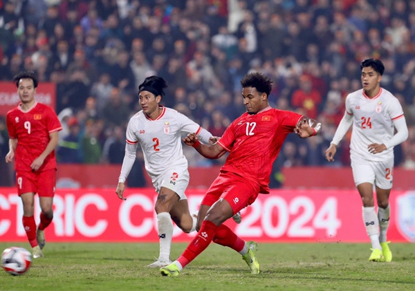 Nguyễn Xuân Son (Rafaelson) trong trận với ĐT Myanmar tại AFF Cup 2024. Ảnh: VFF. Nguyễn Xuân Son (Rafaelson) trong trận với ĐT Myanmar tại AFF Cup 2024. Ảnh: VFF.