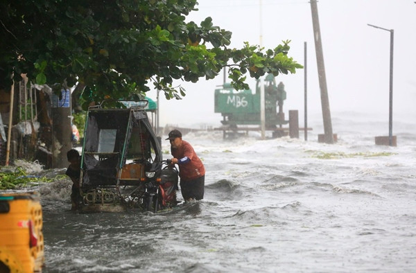Bão Yagi gây mưa lớn, ngập lụt ở nhiều nơi tại Philippines. Ảnh: Mike Alquinto/ The Manila Times.