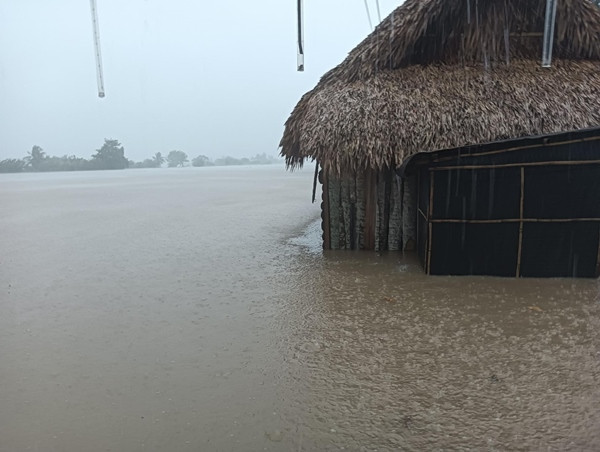 Ngập lụt nghiêm trọng ở vùng Bicol (Philippines) vào hôm nay, 22/10, dù bão Trà Mi chưa đổ bộ. Ảnh: Kilusang Magbubukid ng Pilipinas - Bicol/ Inquirer.