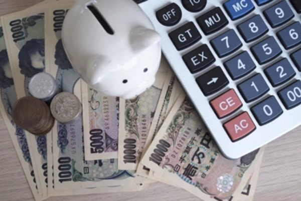 Nhiều netizen không ủng hộ cách sống mà chính người đàn ông trong câu chuyện cũng phải miêu tả là "như chịu án tù 20 năm". Ảnh minh họa: Shutterstock.