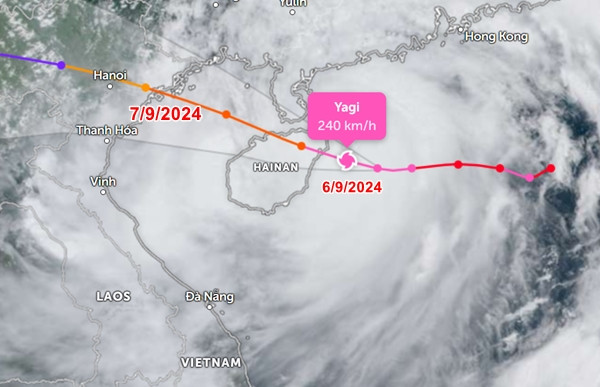 Vị trí lúc trưa 6/9 và đường đi dự báo của bão số 3. Ảnh: Zoom Earth, JMA. Vị trí lúc trưa 6/9 và đường đi dự báo của bão số 3. Ảnh: Zoom Earth, JMA.