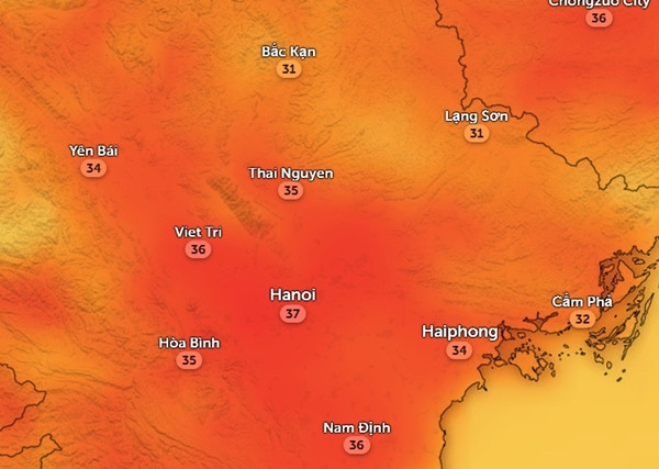 Chiều thứ Năm, miền Bắc đã nóng hơn khá nhiều: Trong hình là nhiệt độ dự báo ở một số tỉnh thành miền Bắc vào chiều 11/4. Ảnh: Zoom Earth, OpenStreetMap.