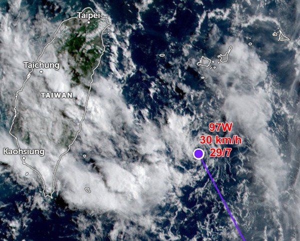 Áp thấp 97W đang đến gần Đài Loan (Trung Quốc) vào sáng nay, 29/7. Ảnh: Zoom Earth, JMA. Áp thấp 97W đang đến gần Đài Loan (Trung Quốc) vào sáng nay, 29/7. Ảnh: Zoom Earth, JMA.