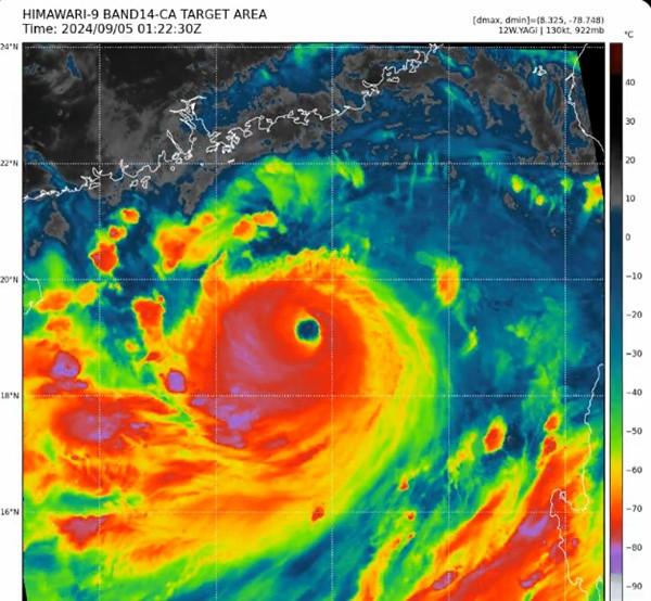 Hình ảnh bão số 3 vào sáng nay: Mắt bão đã rất rõ rệt. Ảnh: Weather Track Us. Hình ảnh bão số 3 vào sáng nay: Mắt bão đã rất rõ rệt. Ảnh: Weather Track Us.