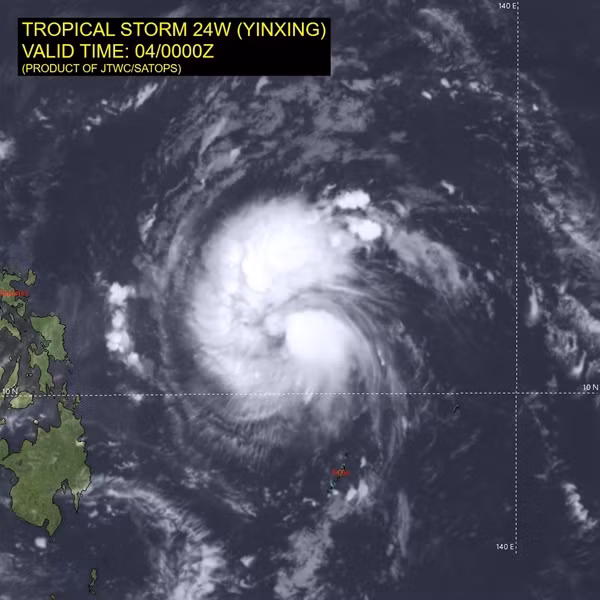 Đĩa mây của bão Yinxing nhìn rất "có tổ chức", cho thấy nó dễ mạnh lên nhanh chóng. Ảnh: JTWC.