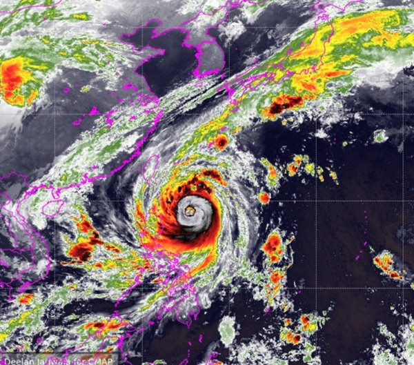 Kích thước của bão Kong-rey lớn đến khó tin. Ảnh: CMAP.