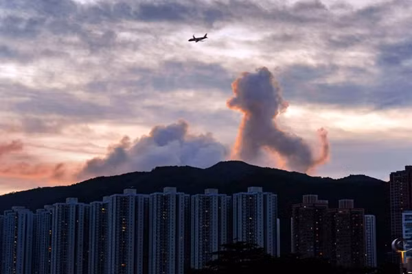 Đám mây hình chú chó trên bầu trời Hong Kong (Trung Quốc). Ảnh: SCMP.