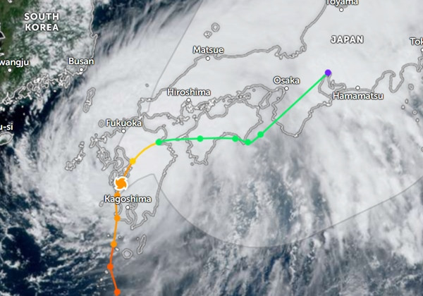 Vị trí và dự báo đường đi của bão Shanshan vào sáng nay, 29/8. Ảnh: Zoom Earth, JMA. Vị trí và dự báo đường đi của bão Shanshan vào sáng nay, 29/8. Ảnh: Zoom Earth, JMA.