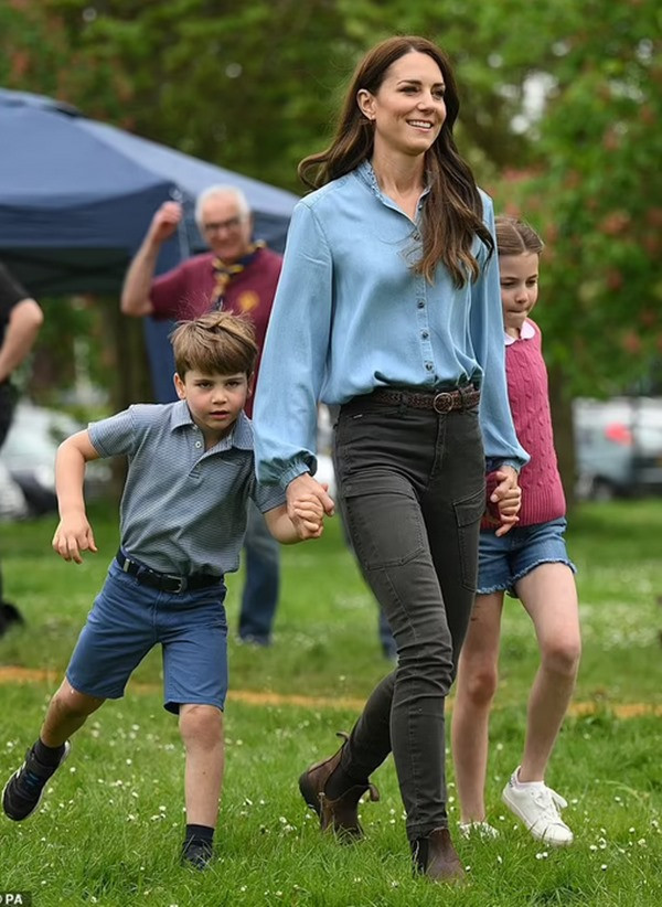 Có người nói đã nhìn thấy William - Kate dẫn các con đi chơi thể thao vào cuối tuần vừa rồi. (Đây là ảnh năm 2023). Ảnh: PA.
