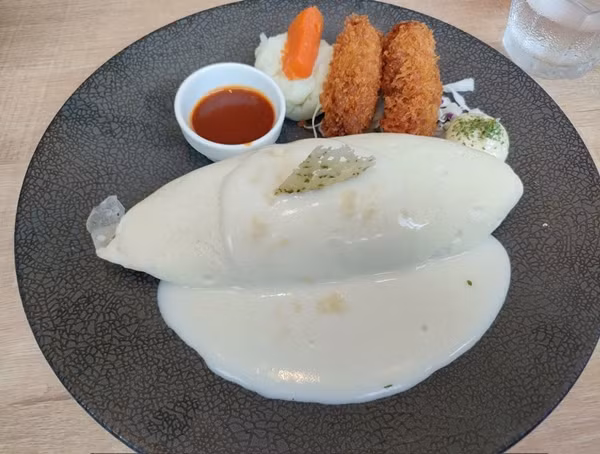 Có người cũng từng mua trứng với lòng đỏ màu trắng và đem làm món trứng ốp-la trắng như tuyết. Ảnh: Ritta_wander.