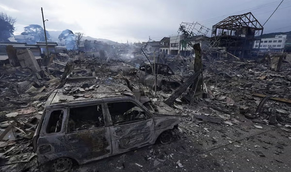 Một khu vực ở Wajima (tỉnh Ishikawa) cháy rụi sau động đất. Ảnh: Kyodo/ Reuters. Một khu vực ở Wajima (tỉnh Ishikawa) cháy rụi sau động đất. Ảnh: Kyodo/ Reuters.