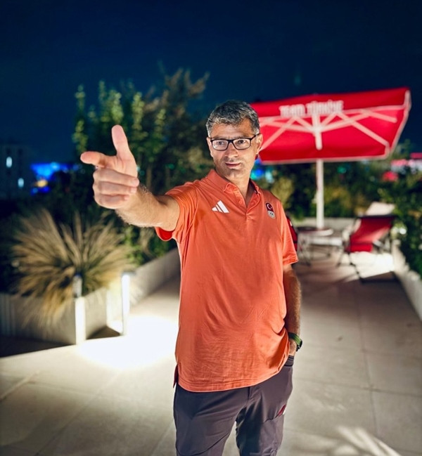 "Tôi là xạ thủ bẩm sinh mà". Ảnh: Kira/ X. "Tôi là xạ thủ bẩm sinh mà". Ảnh: Kira/ X.