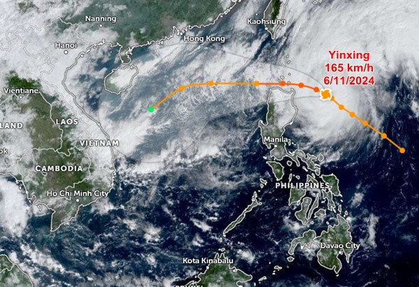 Vị trí hiện tại và dự báo đường đi của bão Yinxing, theo JTWC. Ảnh: Zoom Earth, JMA, JTWC. Vị trí hiện tại và dự báo đường đi của bão Yinxing, theo JTWC. Ảnh: Zoom Earth, JMA, JTWC.