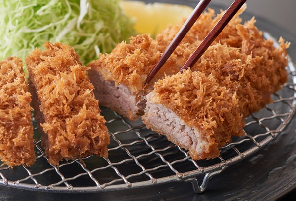 Khách hàng nói trong món thịt heo chiên xù được gửi từ quán có một sợi tóc dài 2 cm. Ảnh minh họa: TripAdvisor. Khách hàng nói trong món thịt heo chiên xù được gửi từ quán có một sợi tóc dài 2 cm. Ảnh minh họa: TripAdvisor.