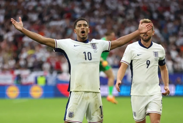 Ghi bàn gỡ hòa ở những giây cuối cùng của trận đấu thì ngạo nghễ một chút cũng có sao. Ảnh: Getty. Ghi bàn gỡ hòa ở những giây cuối cùng của trận đấu thì ngạo nghễ một chút cũng có sao. Ảnh: Getty.