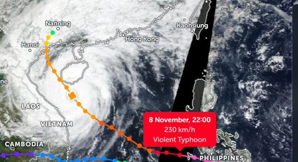 Siêu bão Haiyan cũng đã vào Biển Đông đúng ngày 8/11 của 11 năm trước. Ảnh: Zoom Earth, NASA, JTWC. Siêu bão Haiyan cũng đã vào Biển Đông đúng ngày 8/11 của 11 năm trước. Ảnh: Zoom Earth, NASA, JTWC.