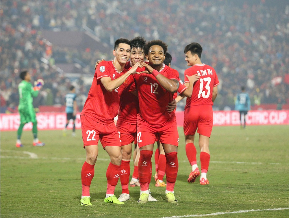 ĐT Việt Nam thắng ĐT Singapore trong cả hai lượt trận Bán kết AFF Cup 2024. Ảnh: VFF. ĐT Việt Nam thắng ĐT Singapore trong cả hai lượt trận Bán kết AFF Cup 2024. Ảnh: VFF.
