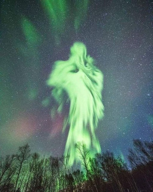 Cực quang rất lạ mắt, được quan sát ở thành phố Tromso (Na Uy). Ảnh: Instagram. Cực quang rất lạ mắt, được quan sát ở thành phố Tromso (Na Uy). Ảnh: Instagram.