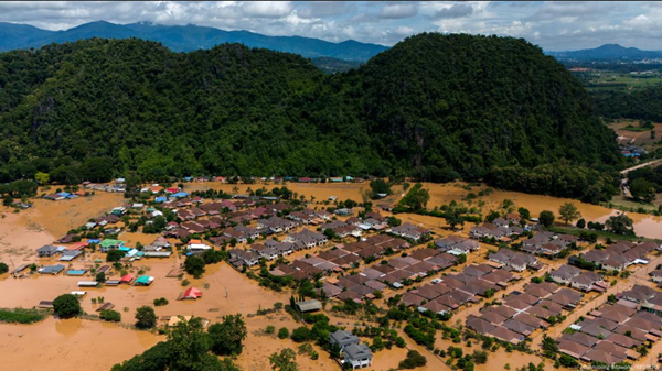 Bão Yagi ngay cả khi đã suy yếu thành ATNĐ vẫn gây mưa lớn, ngập lụt ở Thái Lan. Ảnh: Anupong Intawong/ Reuters. Bão Yagi ngay cả khi đã suy yếu thành ATNĐ vẫn gây mưa lớn, ngập lụt ở Thái Lan. Ảnh: Anupong Intawong/ Reuters.