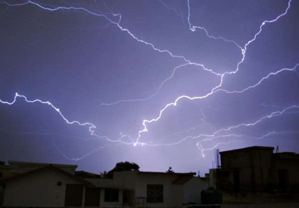 Thực ra, những cơn dông có nhiều sét xảy ra khá thường xuyên vào mùa Hè ở châu Á. Ảnh minh họa: Phys.org. Thực ra, những cơn dông có nhiều sét xảy ra khá thường xuyên vào mùa Hè ở châu Á. Ảnh minh họa: Phys.org.