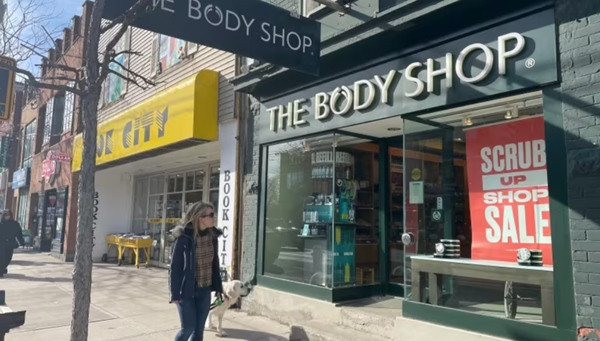 Một cửa hàng TBS ở Toronto (Canada). Ảnh: Victoria Grace Stunt/ CBC. Một cửa hàng TBS ở Toronto (Canada). Ảnh: Victoria Grace Stunt/ CBC.