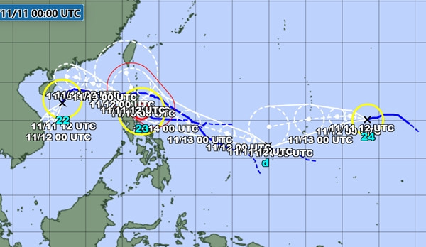 Bản đồ dự báo bão của Cơ quan Khí tượng Nhật Bản (JMA) vào sáng 11/11: Thực sự rất khó nhìn do đường đi của bão rối tinh vào nhau. Ảnh: JMA. Bản đồ dự báo bão của Cơ quan Khí tượng Nhật Bản (JMA) vào sáng 11/11: Thực sự rất khó nhìn do đường đi của bão rối tinh vào nhau. Ảnh: JMA.