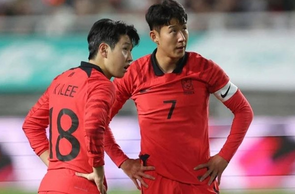 Son Heung-min (áo số 7) và Lee Kang-in (áo số 18). Ảnh: Getty. Son Heung-min (áo số 7) và Lee Kang-in (áo số 18). Ảnh: Getty.