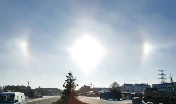 2 năm trước, vào cuối năm 2022, hiện tượng 3 Mặt Trời cũng từng xảy ra ở Nội Mông (Trung Quốc), khi trời rất lạnh. Ảnh: Global Times.