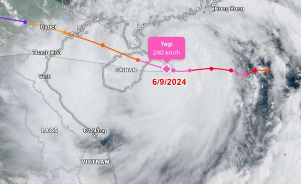 Siêu bão Yagi đang hướng về phía đảo Hải Nam (Trung Quốc), là cơn bão cực kỳ nguy hiểm. Ảnh: Zoom Earth, JMA. Siêu bão Yagi đang hướng về phía đảo Hải Nam (Trung Quốc), là cơn bão cực kỳ nguy hiểm. Ảnh: Zoom Earth, JMA.