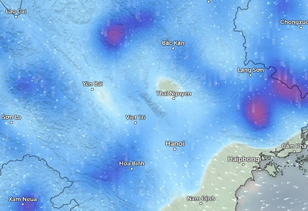 Dự báo gần như toàn miền Bắc có mưa vào chiều tối mai. (Màu xanh da trời là mưa nhỏ đến vừa, màu hồng tím là mưa vừa đến mưa to). Ảnh: Zoom Earth, OpenStreetMap.