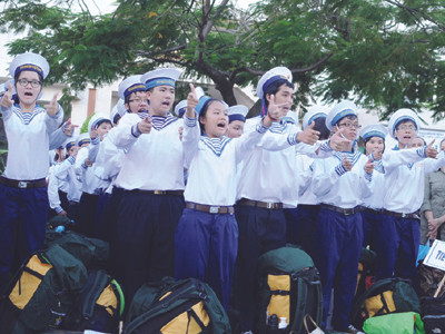 Chiến sỹ hải quân nhí sẵn sàng trước giờ lên đường Ảnh: Q.M