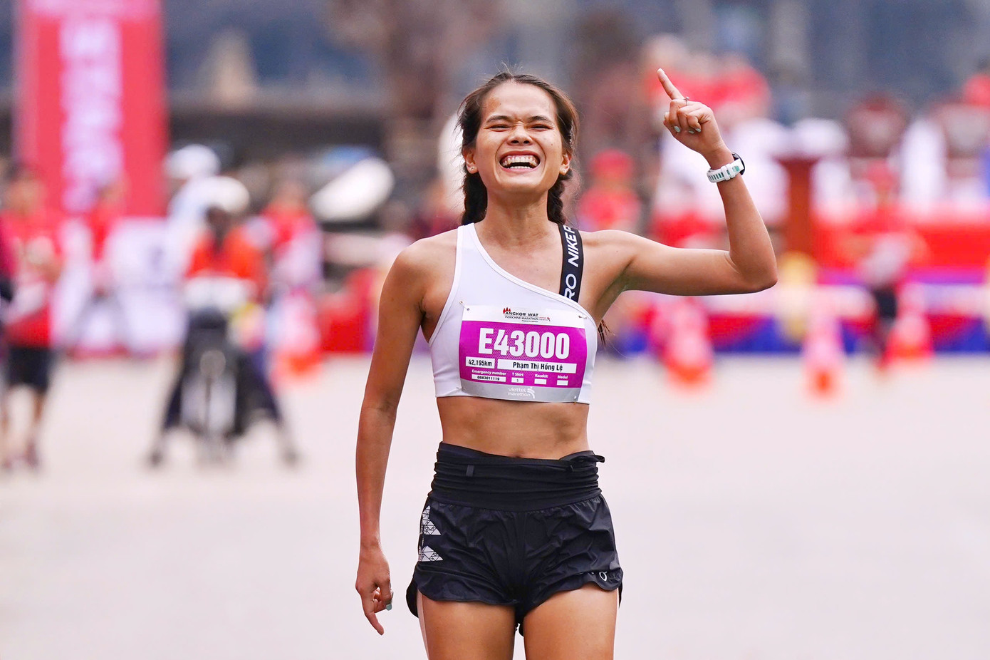 Phạm Thị Hồng Lệ về nhất nội dung marathon nữ Phạm Thị Hồng Lệ về nhất nội dung marathon nữ