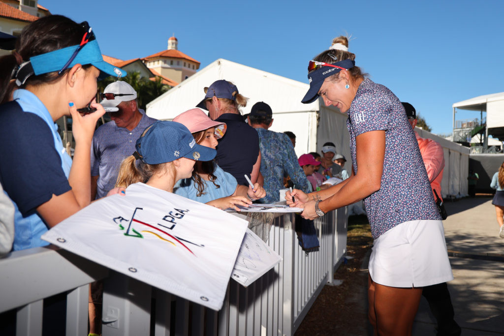 Lexi Thompson được nhiều người yêu mến Lexi Thompson được nhiều người yêu mến